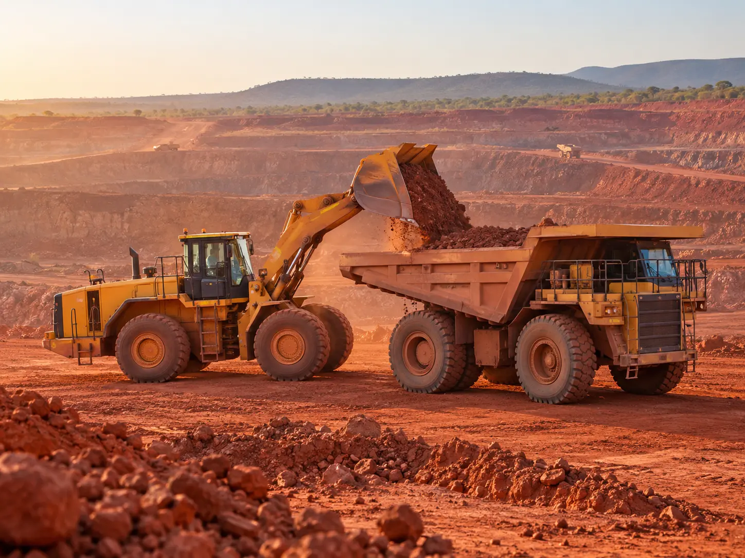 Engins lourds dans une mine à ciel ouvert